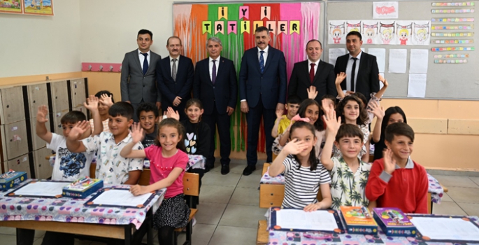 Öğrenciye karne, veliye mesaj