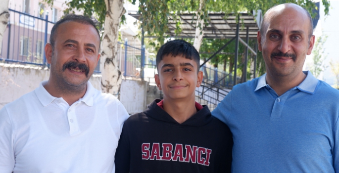 Öğretmen heimlich manevrasıyla öğrencisini kurtardı