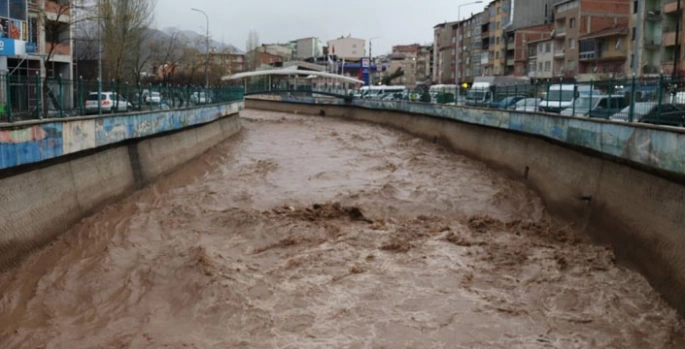 Oltu Çayı’nda tehlike yükseliş
