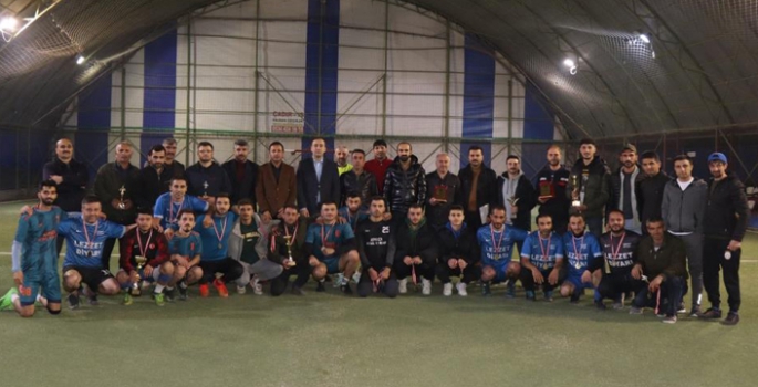 Oltu’da halısaha futbol şöleni