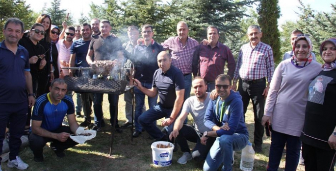  Önce halay sonra cağ kebap