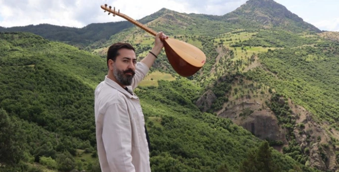 Osman Korkmaz önce hemşerileri için söyledi