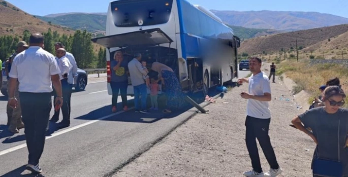Otobüs kazasında şoför hayatını kaybetti