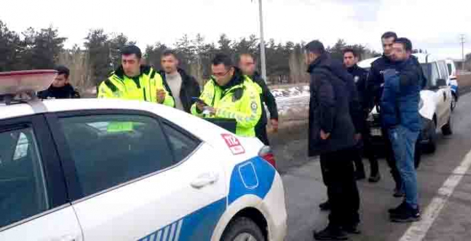 Polisi darp eden şahıslar serbest