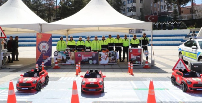 Polisten trafik bilinci için uygulamalı eğitim
