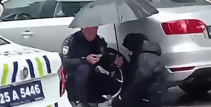 Polisten yürek ısıtan davranış