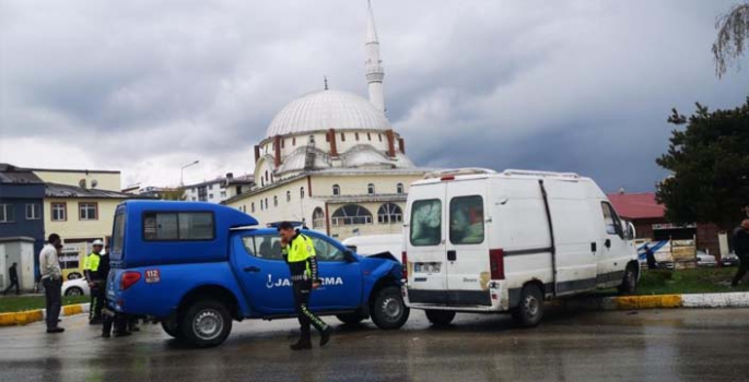 Sağanak yağış kaza getirdi