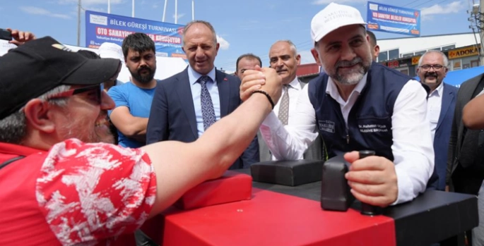 Sanayi ustaları bilek güreşinde yarıştı