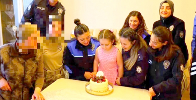 Şehit kızına doğum günü sürprizi