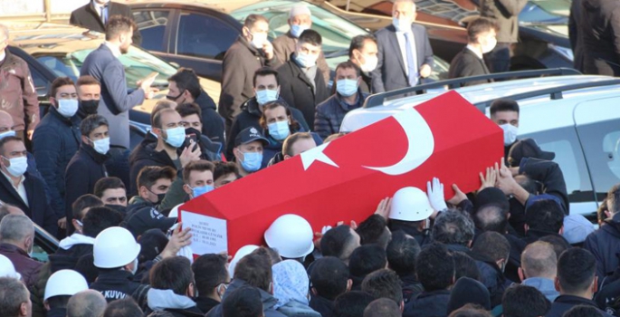 Şehit polis memuru gözyaşı ve dualarla uğurlandı