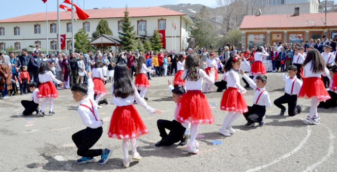 Şenkaya’da 23 Nisan coşkusu