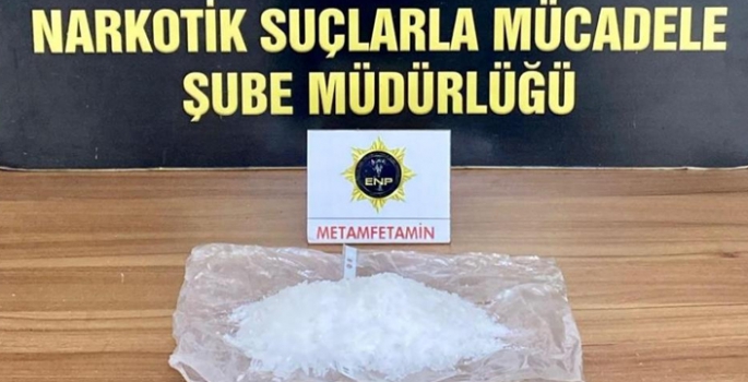 Sırt çantasında uyuşturucu ile yakalandı