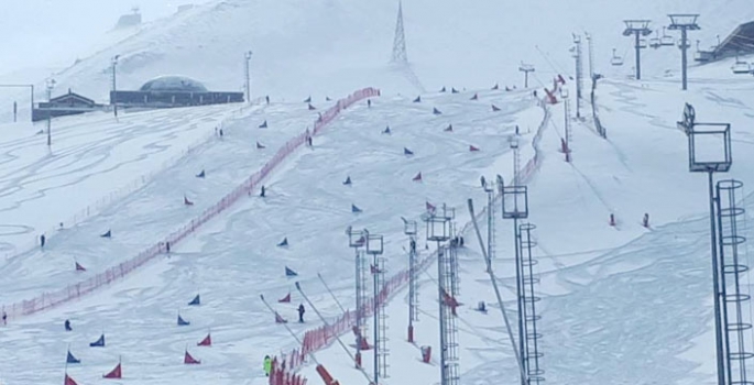 Snowboard Türkiye Şampiyonası Palandöken'de başladı
