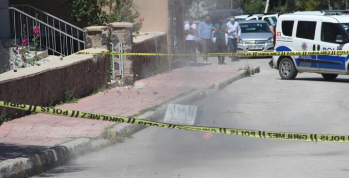 Şüpheli çanta polisi alarma geçirdi