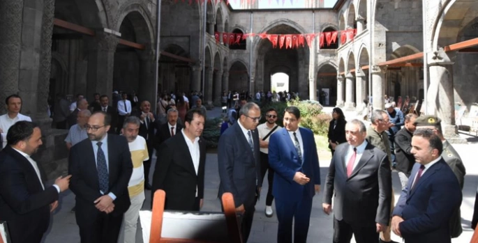 Tarihe tanık fotoğraflar sergide