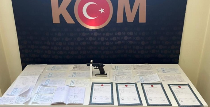 Tefecilere şafak baskını; 3 tutuklama