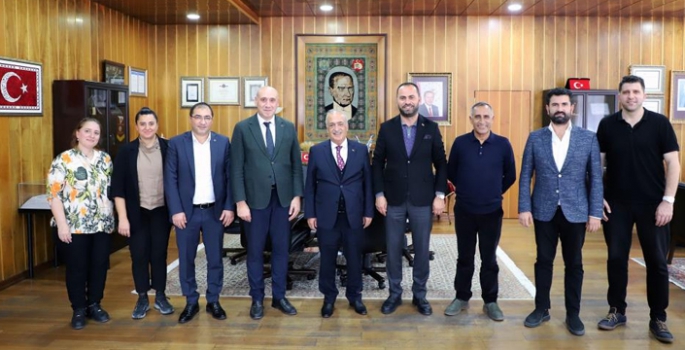 TİESF Başkanı Kerim Vural’dan Rektör Çomaklı’ya ziyaret