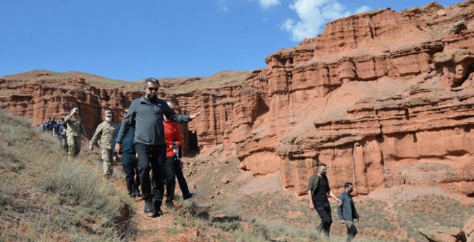 Turistlerin yeni gözdesi Narman Peri Bacaları