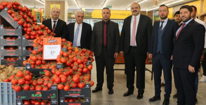Türkiye’nin en ucuz salkım domatesi Aziziye’de