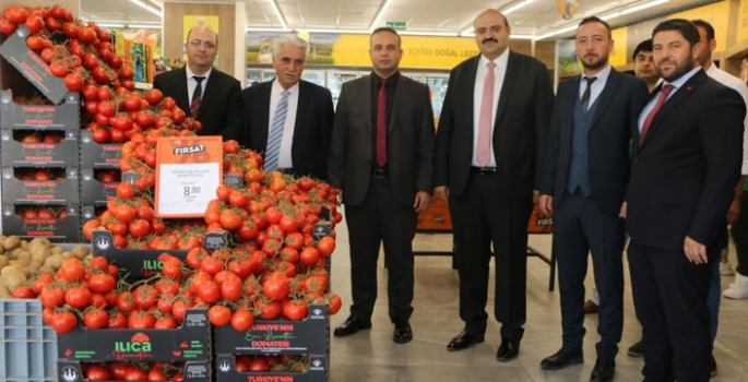 Türkiye’nin en ucuz salkım domatesi Aziziye’de