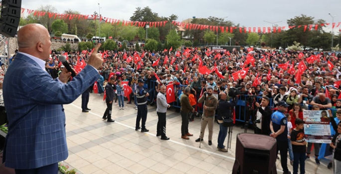 Uğur Işılak Erzurum’da coşturdu