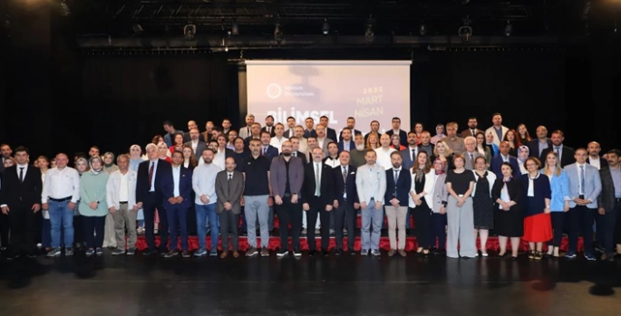 Üniversite, üreten akademisyenlerini ödüllendirdi