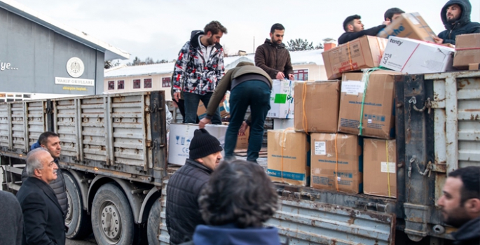 Üniversitede deprem mesaisi