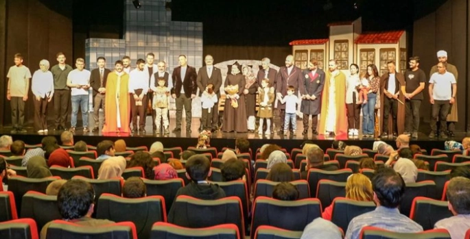 ‘Uyanış’ sahnelendi, duygular yoğunlaştı