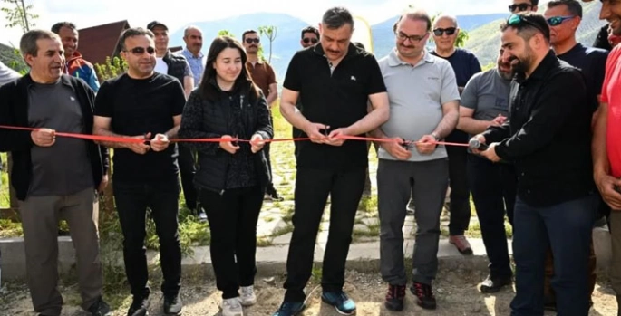 Uzundere’de doğa ile iç içe yeni kamp alanı açıldı