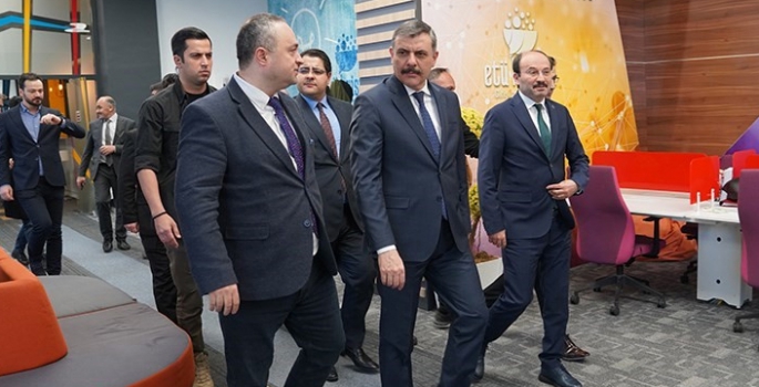 Vali Çiftçi ETÜ Kristal’i inceledi