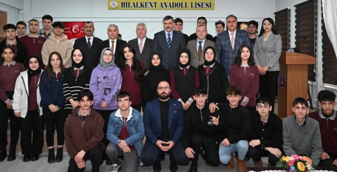 Vali Çiftçi tecrübelerini öğrencilerle paylaştı