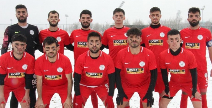 Yakutiye Belediyespor liderliği bırakmıyor