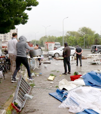Oltu'da fırtına hayatı felç etti