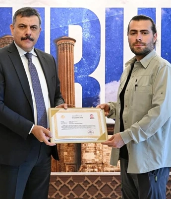 Vali Çiftçi’den vefa örneği
